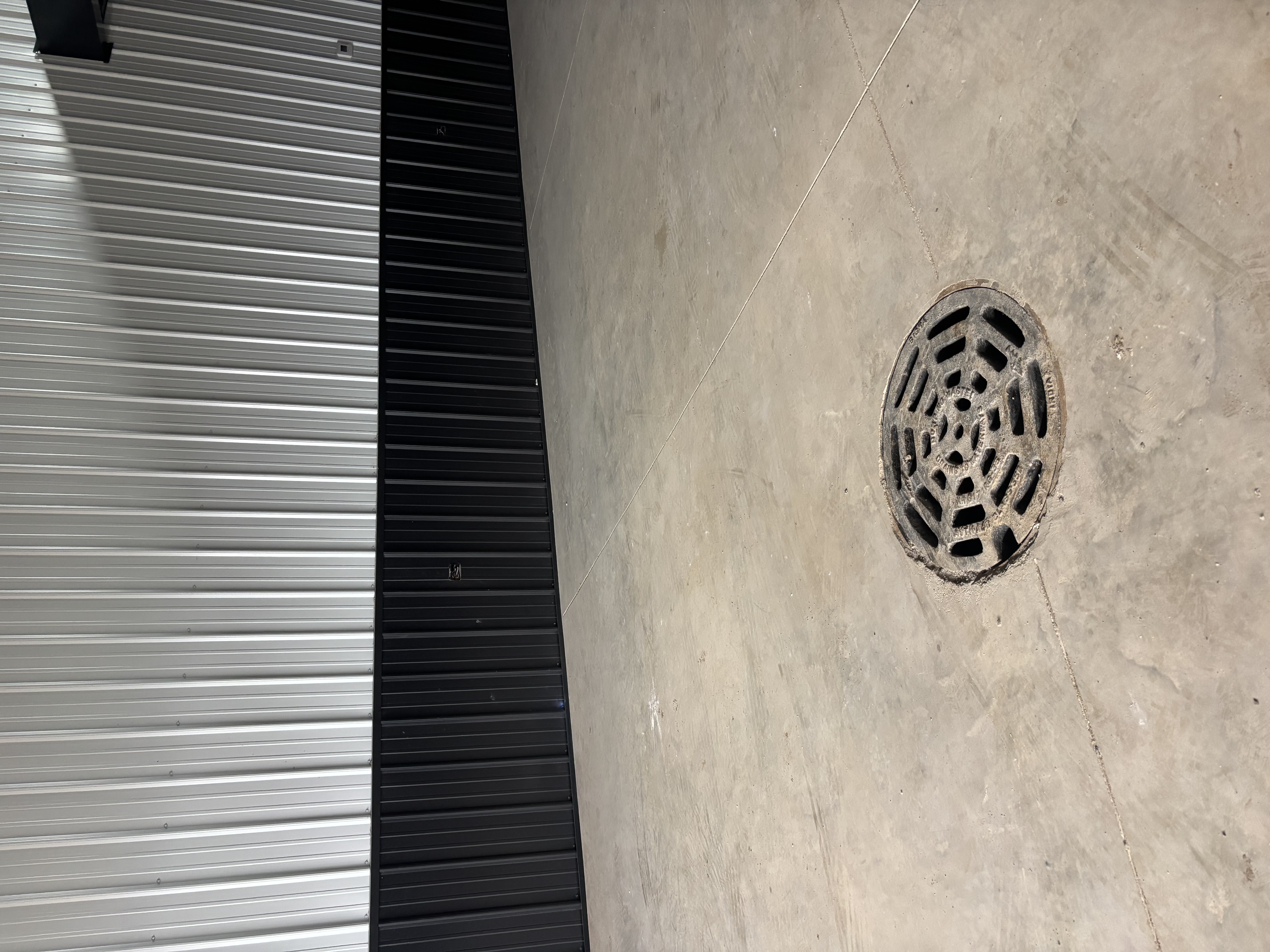 Site overview — exterior detail at Jefferson Park Plaza